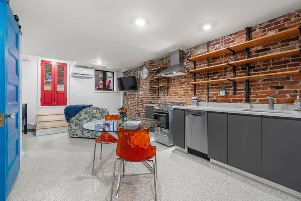 $470,000 | 26 Unity Street, Unit 1, Boston, MA 02113