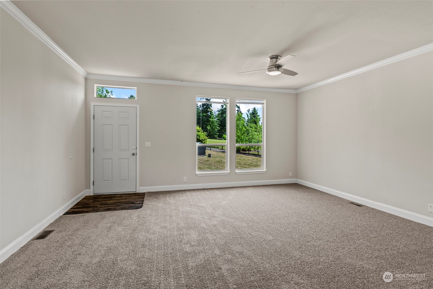 157-p G P G Sweet Road Kelso, WA 98626 - Photo 25 of 35 an empty room with windows and closet