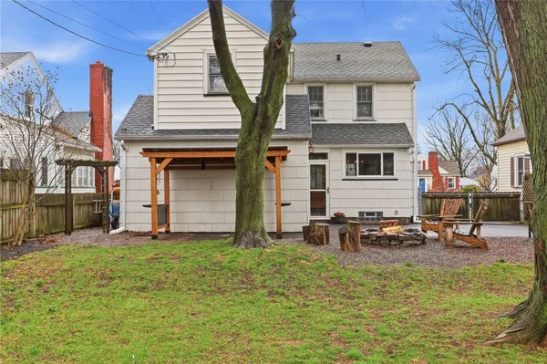 $249,900 | 53 Hedgegarth Drive, Irondequoit, NY 14617