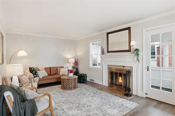 $249,900 | 53 Hedgegarth Drive, Irondequoit, NY 14617