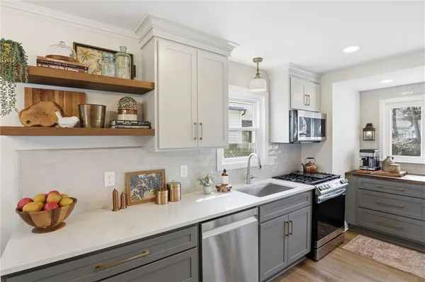 $249,900 | 53 Hedgegarth Drive, Irondequoit, NY 14617