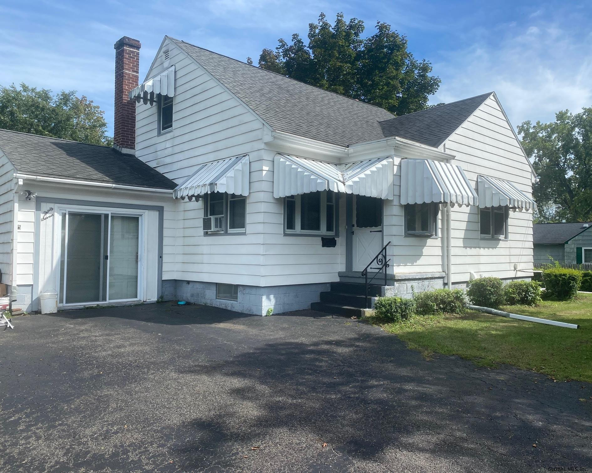 37 Phillips Road Rensselaer, NY 12144 - Photo 2 of 13 Photo 2
