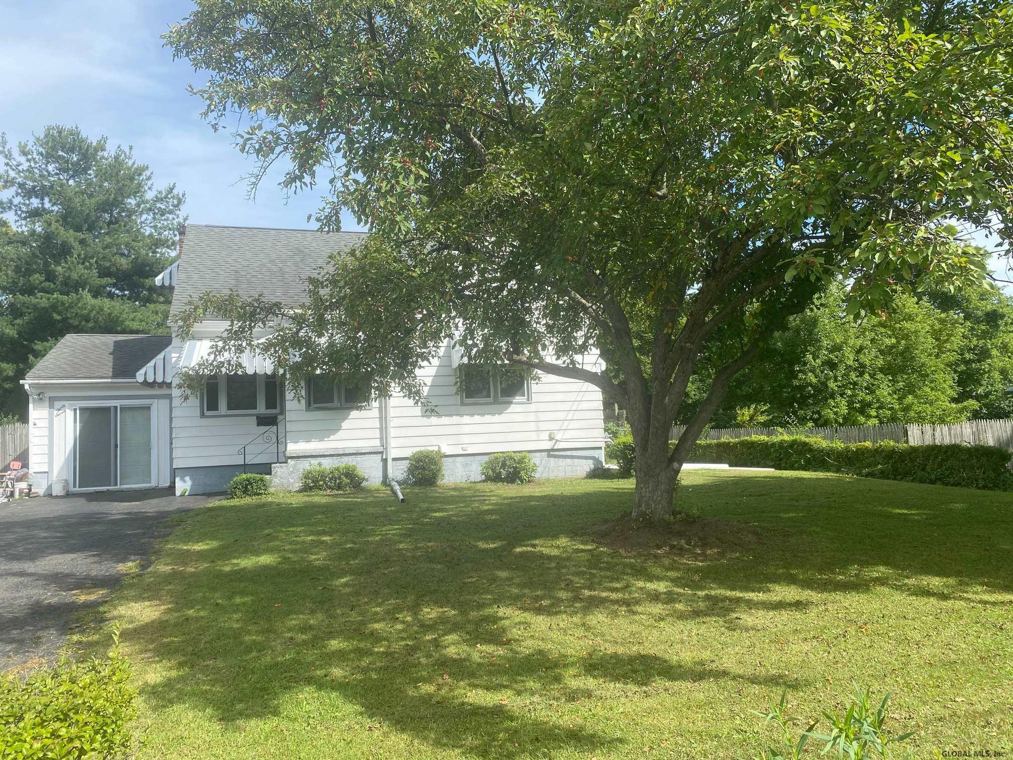 37 Phillips Road Rensselaer, NY 12144 - Photo 4 of 13 Photo 4