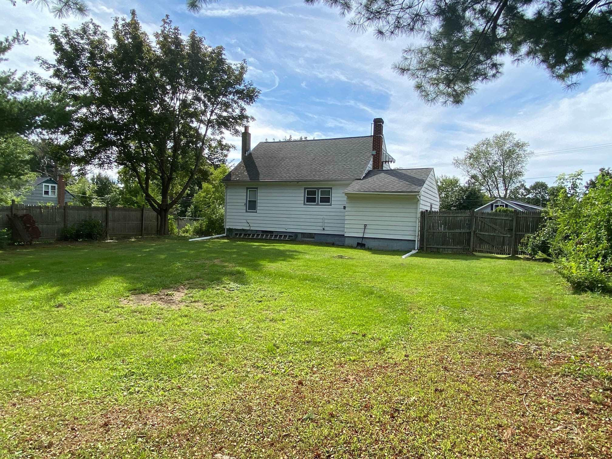 37 Phillips Road Rensselaer, NY 12144 - Photo 5 of 13 Photo 5