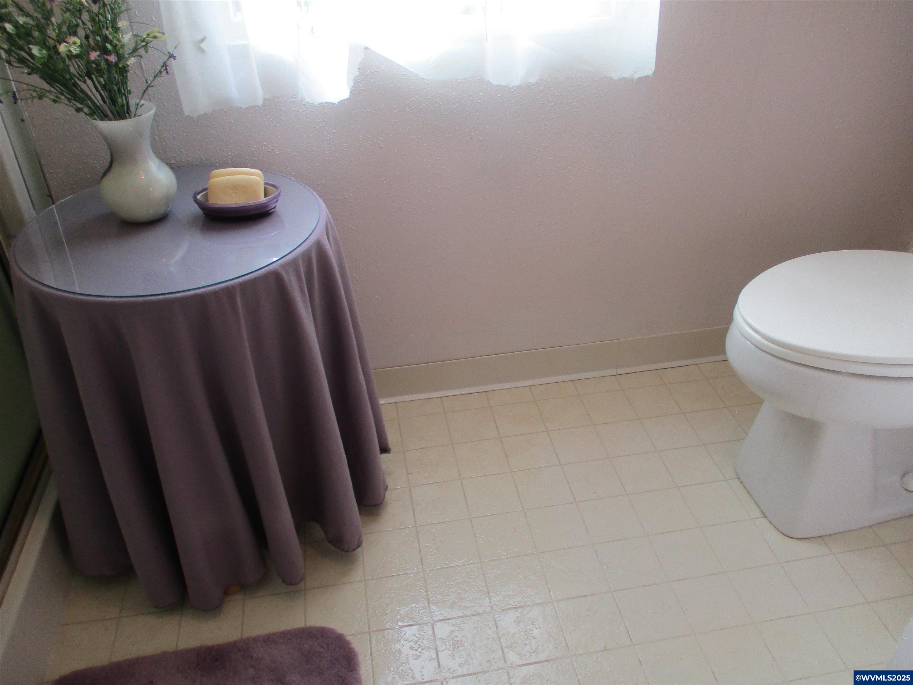 5422 Portland Road Northeast, Unit 114 Salem, OR 97305 - Photo 24 of 34 Gallery Image 24