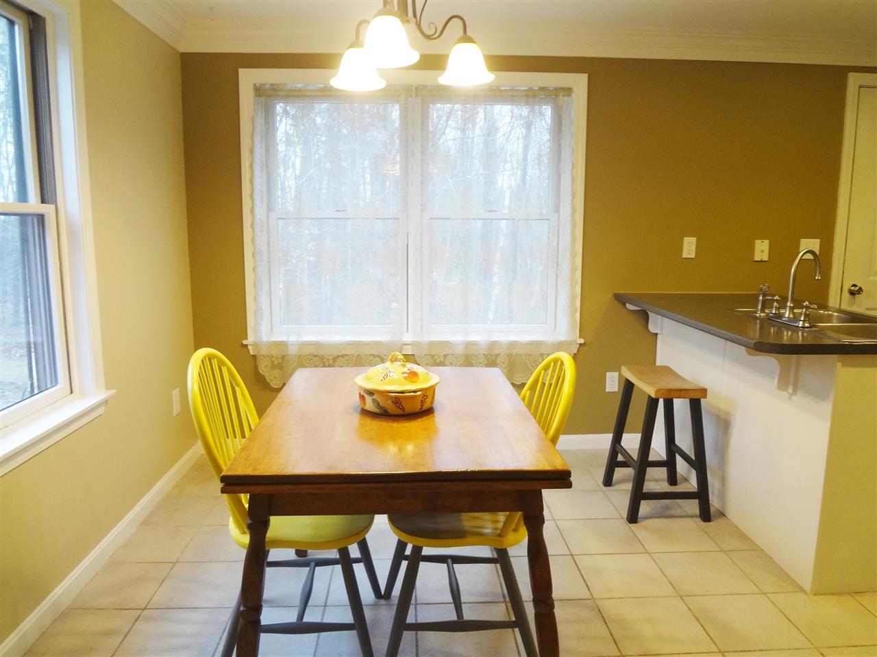 421 Ledgeview Drive Rochester, NH 03839 - Photo 3 of 26