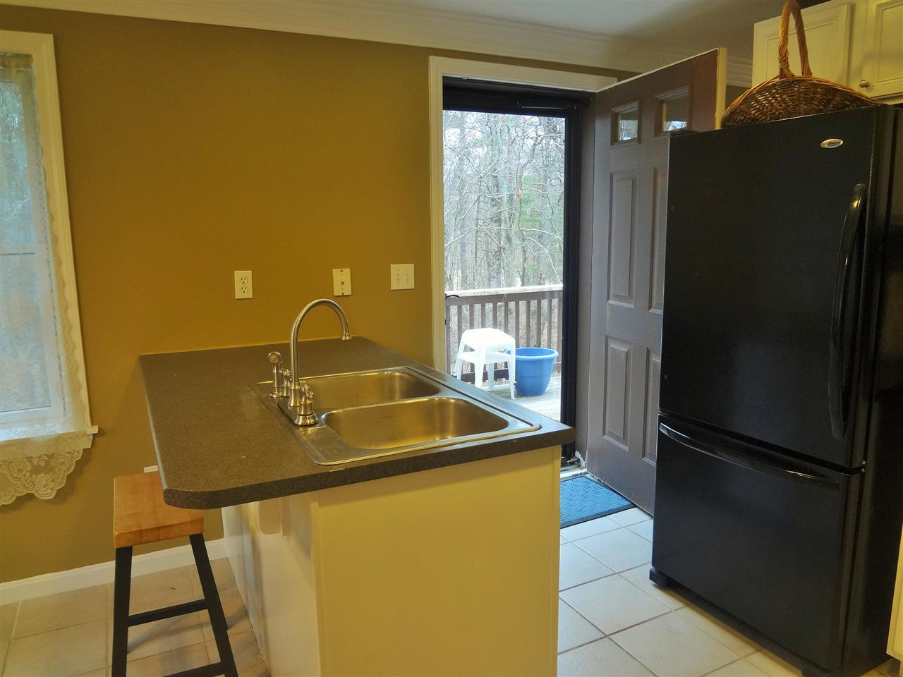 421 Ledgeview Drive Rochester, NH 03839 - Photo 5 of 26