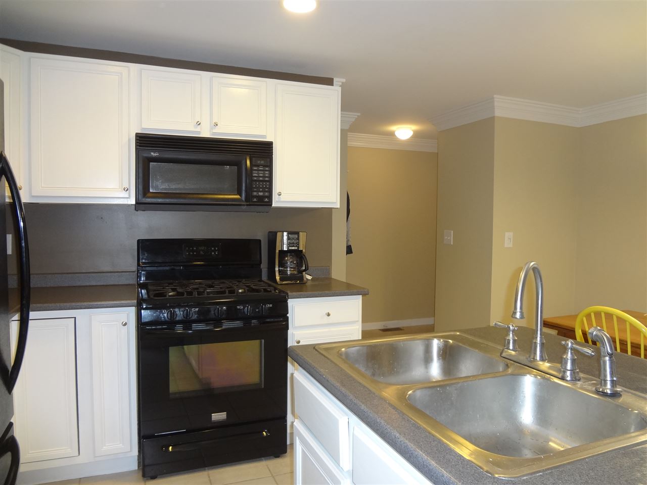 421 Ledgeview Drive Rochester, NH 03839 - Photo 6 of 26