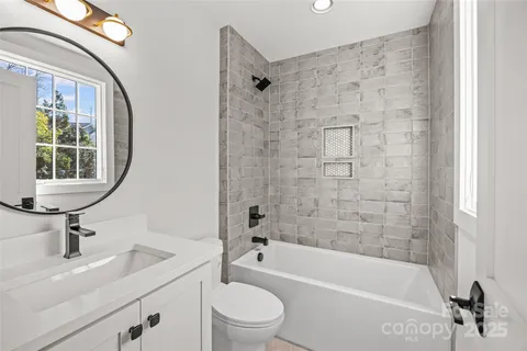 $1,469,000 | 1607 Tippah Park Court, Charlotte, NC 28205