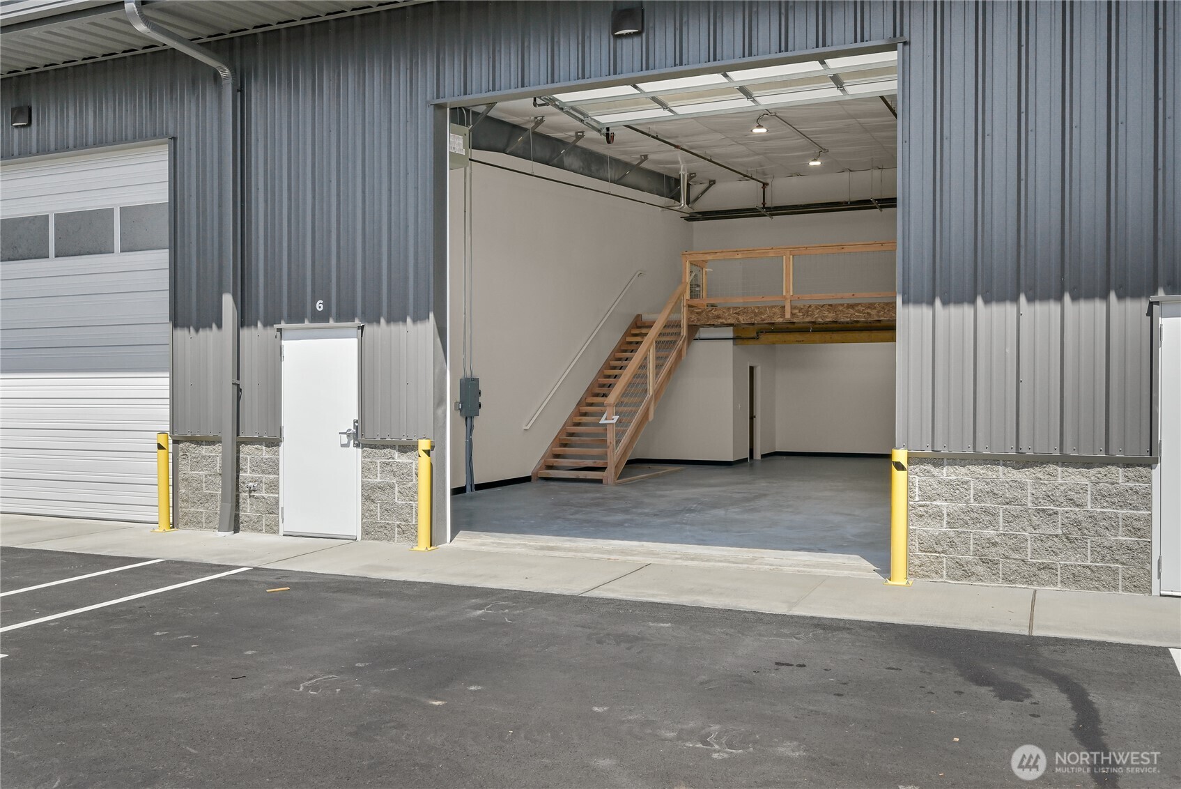 1629 Jills Court, Unit 6 Bellingham, WA 98226 - Photo 5 of 12 a view of a garage door