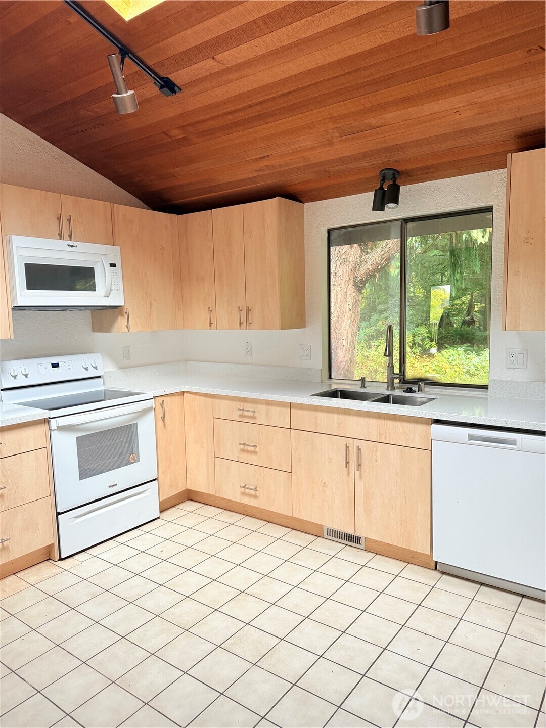 9402 Ray Gray Road, Unit A Granite Falls, WA 98252 - Photo 14 of 37
