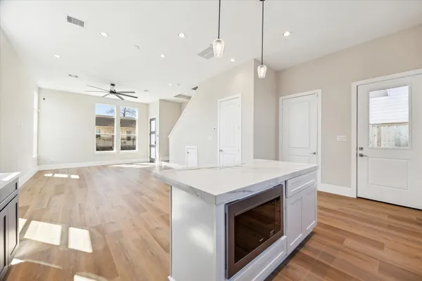 $448,000 | 5617 Leonard Street, Houston, TX 77023