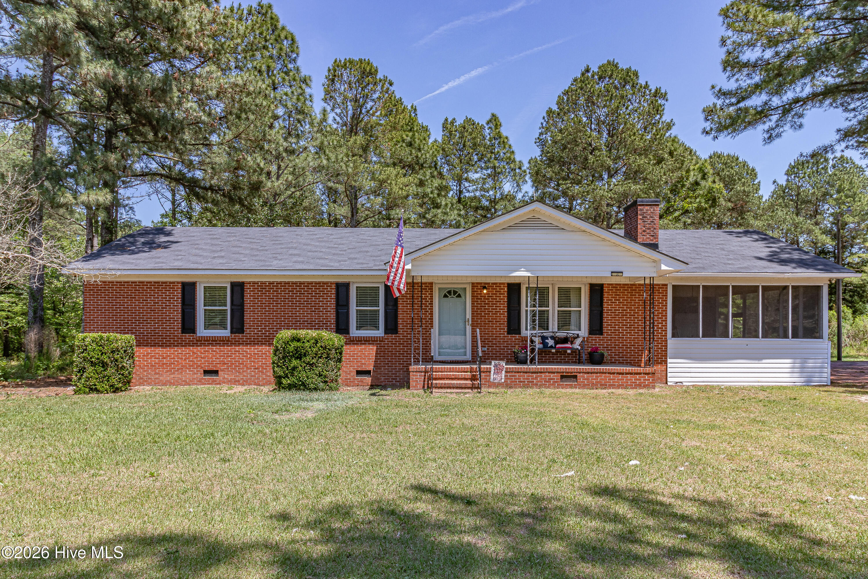 989 Garner Chapel Road Mount Olive, NC 28365 - Photo 2 of 25 IMG_9019
