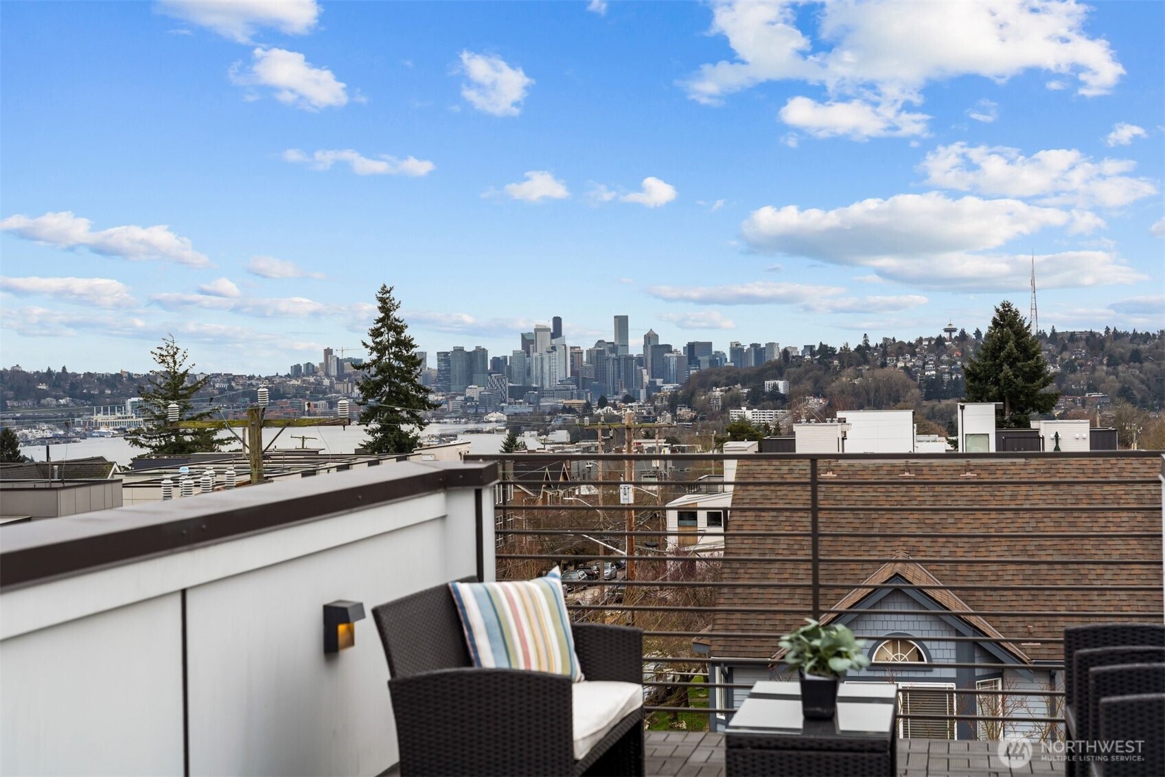 728 North 43rd Street Seattle, WA 98103 - Photo 23 of 29 a view of a city