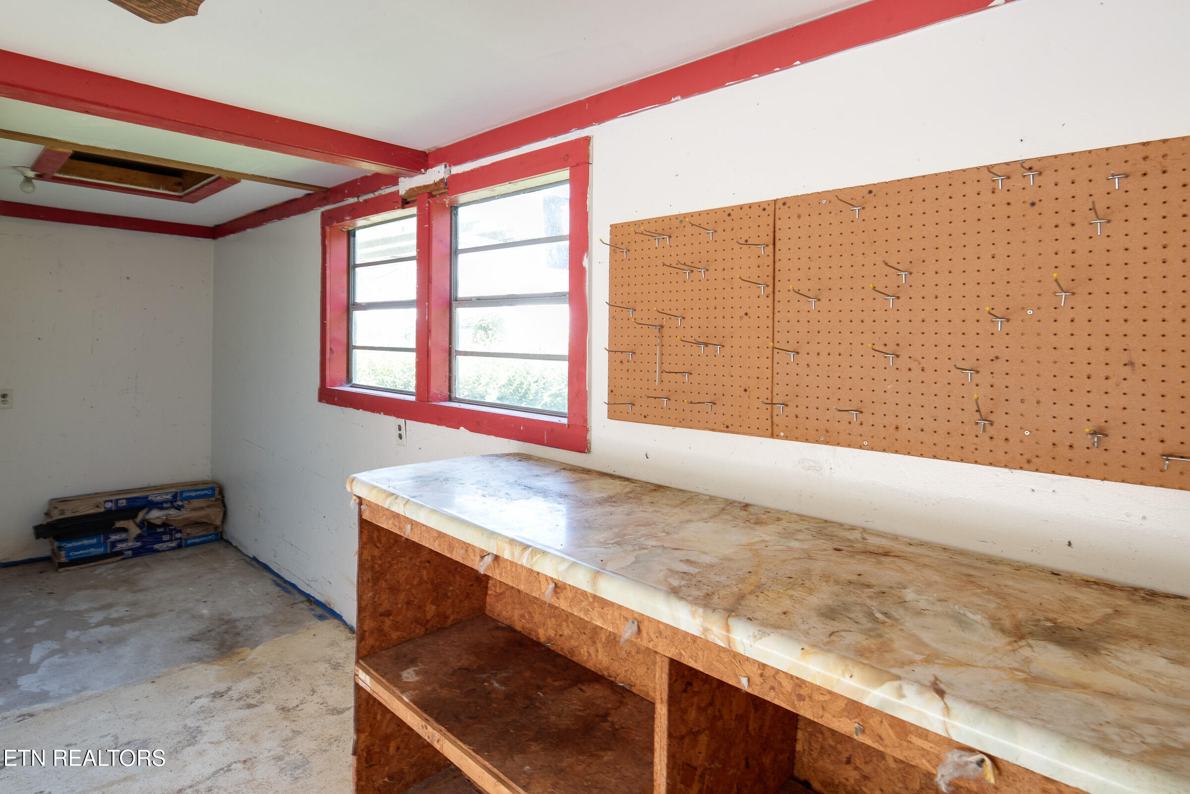 813 Naples Road Knoxville, TN 37923 - Photo 23 of 30 Work Area