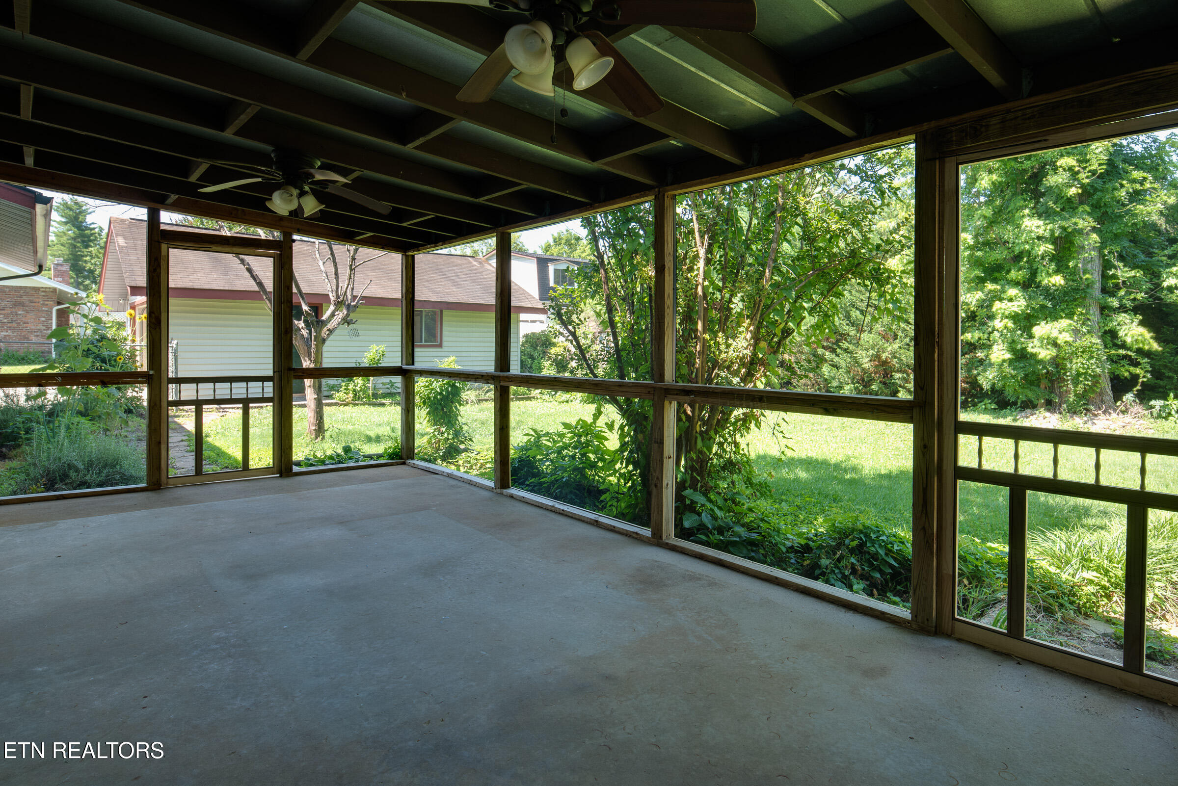 813 Naples Road Knoxville, TN 37923 - Photo 28 of 30 New Screening