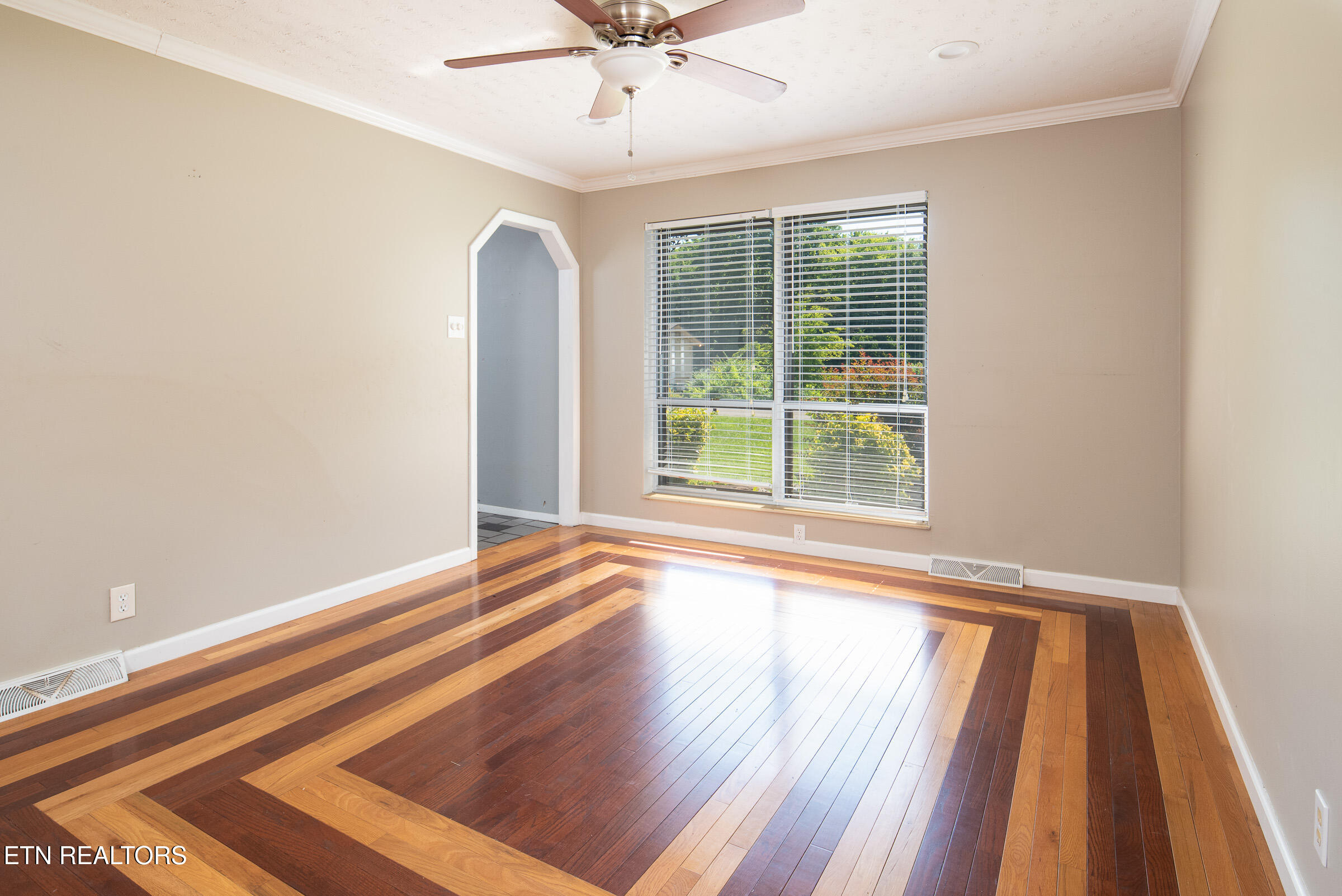 813 Naples Road Knoxville, TN 37923 - Photo 8 of 30 Formal Dining Room