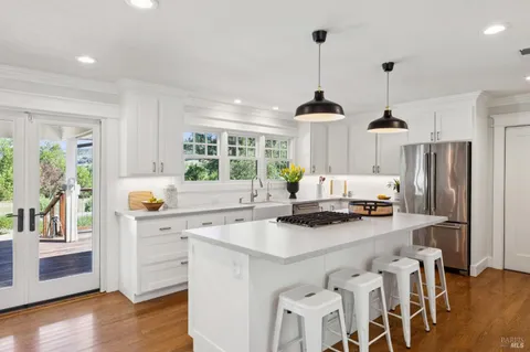 $1,900,000 | 21730 Burndale Road, Sonoma, CA 95476