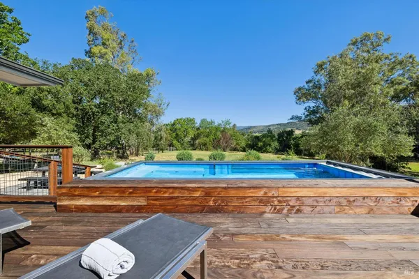 $1,900,000 | 21730 Burndale Road, Sonoma, CA 95476