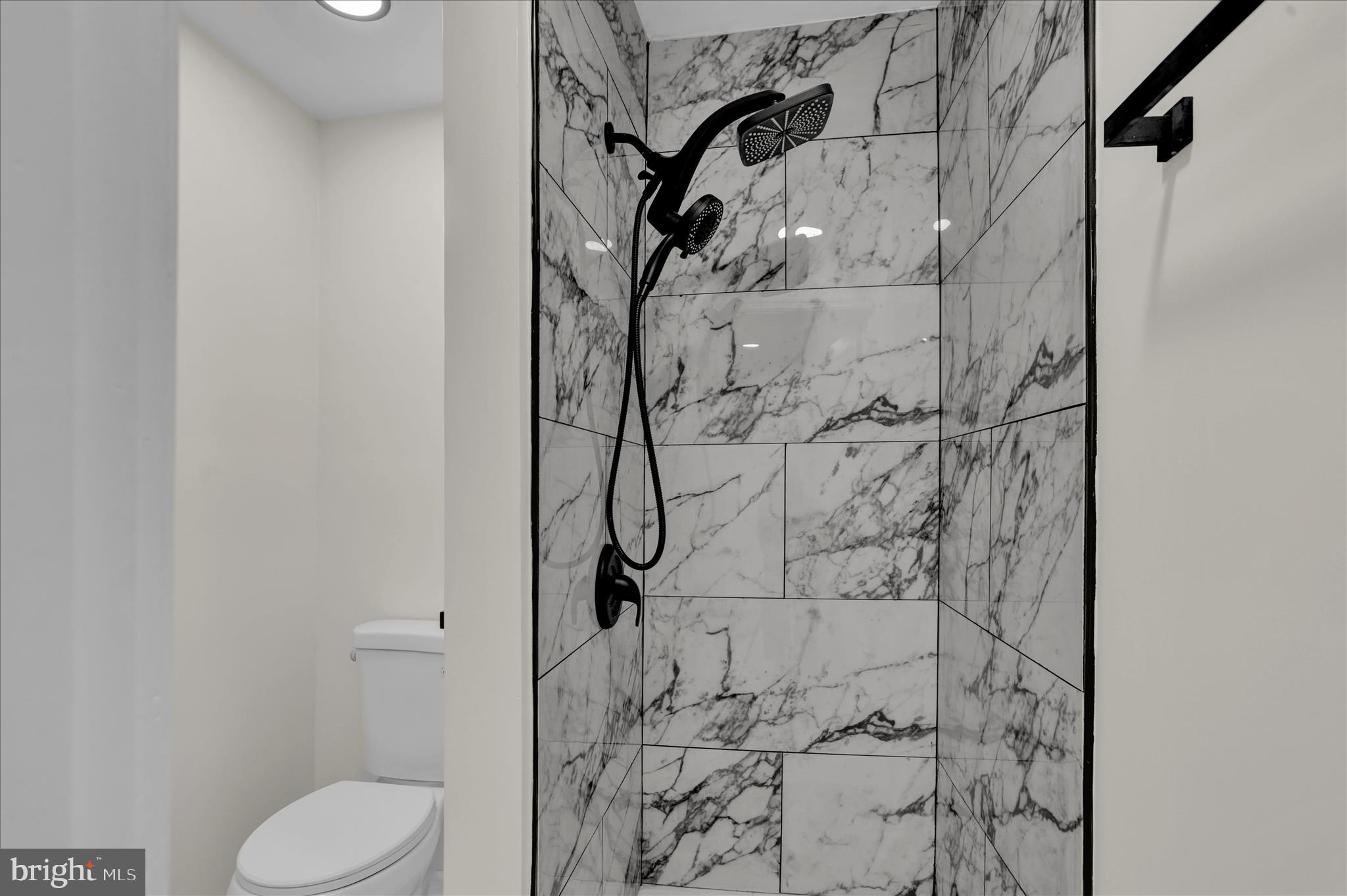 1831 Mount Laurel Road Temple, PA 19560 - Photo 13 of 27 E26A1118