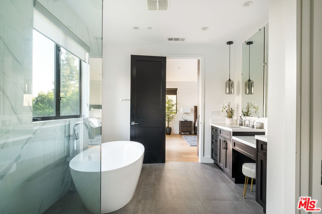 5510 Columbus Avenue Sherman Oaks, CA 91411 - Photo 20 of 28