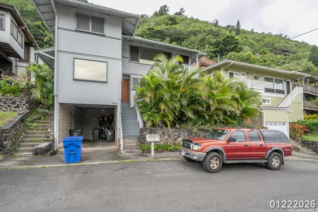 $3,300 | 3033 Woolsey Place, Unit UPSTAIRS), Honolulu, HI 96822