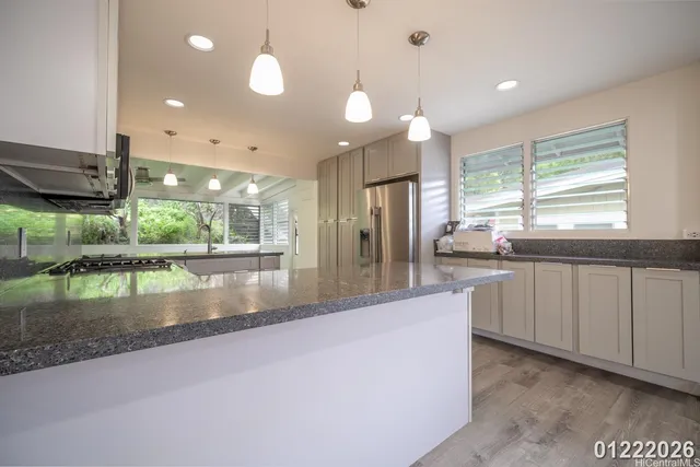 $3,300 | 3033 Woolsey Place, Unit UPSTAIRS), Honolulu, HI 96822