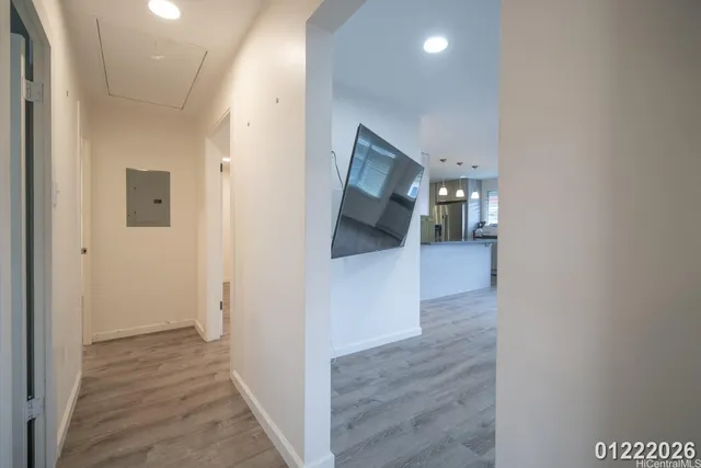 $3,300 | 3033 Woolsey Place, Unit UPSTAIRS), Honolulu, HI 96822