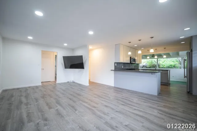 $3,300 | 3033 Woolsey Place, Unit UPSTAIRS), Honolulu, HI 96822
