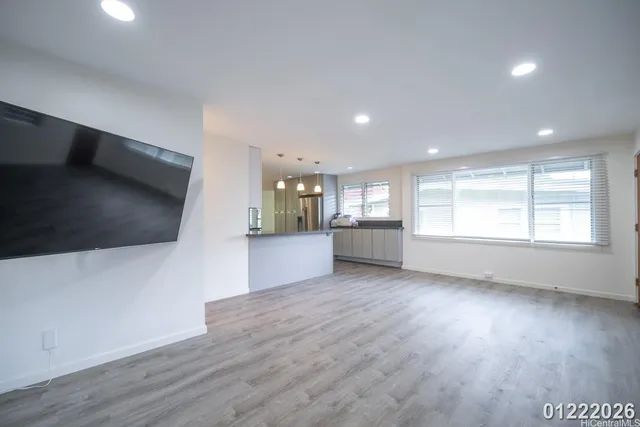 $3,300 | 3033 Woolsey Place, Unit UPSTAIRS), Honolulu, HI 96822