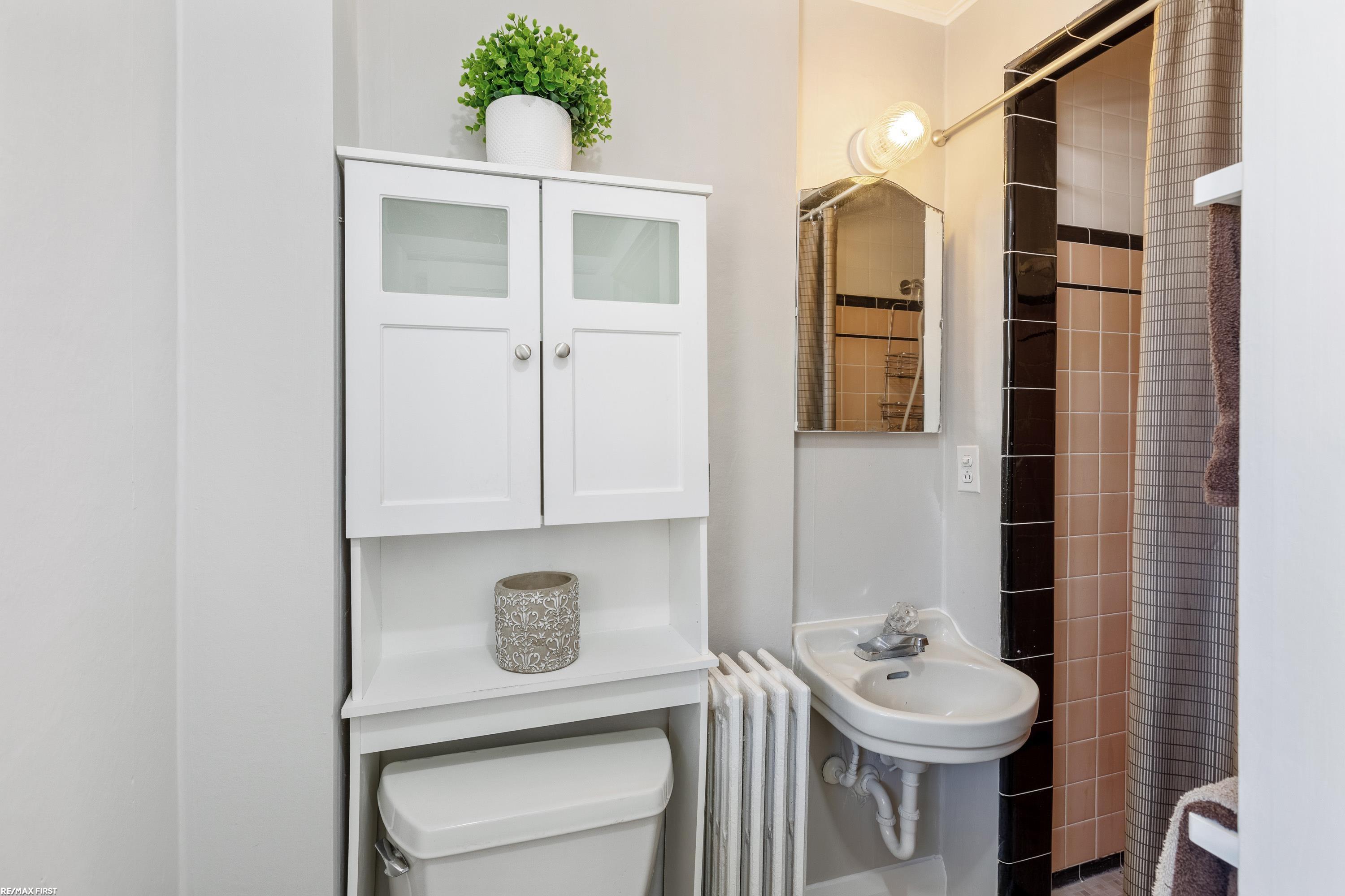 604 West University Drive Rochester, MI 48307 - Photo 8 of 37
