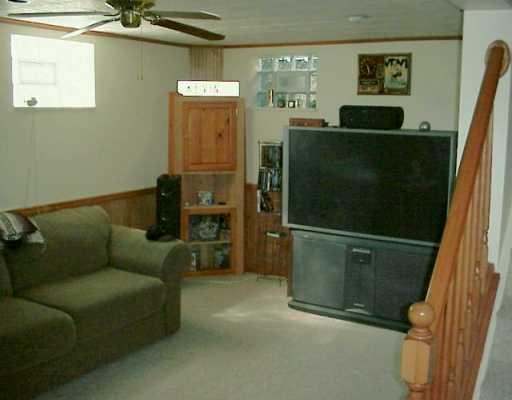 1049 Connor Road Castle Shannon, PA 15234 - Photo 3 of 6 Den/Family/Great Room.