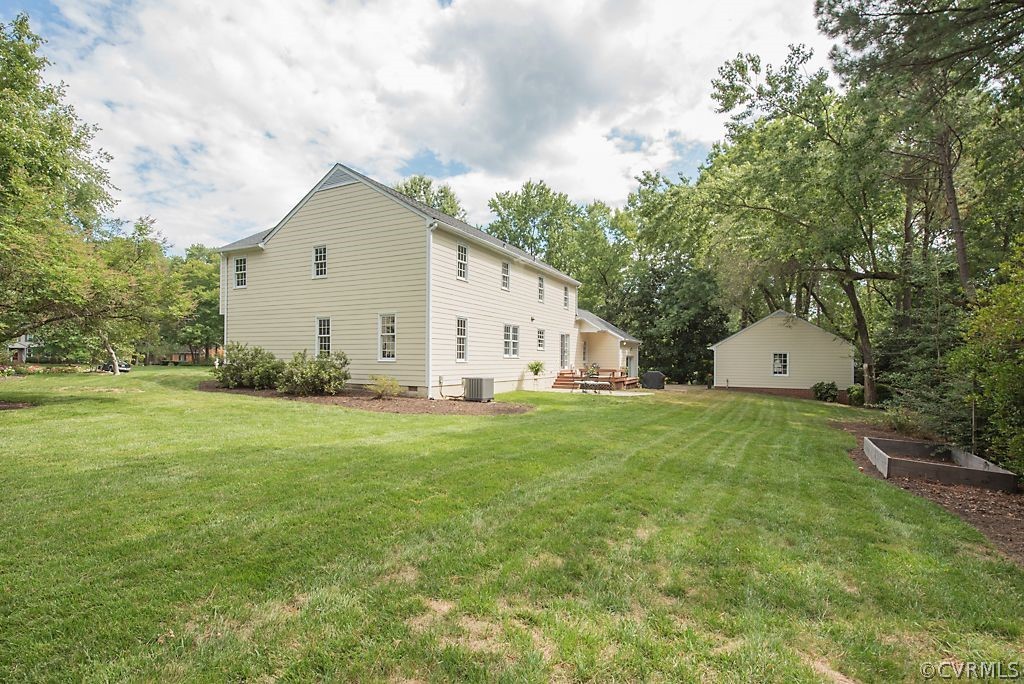 1608 Harborough Road Henrico, VA 23238 - Photo 2 of 20 Private Back Yard