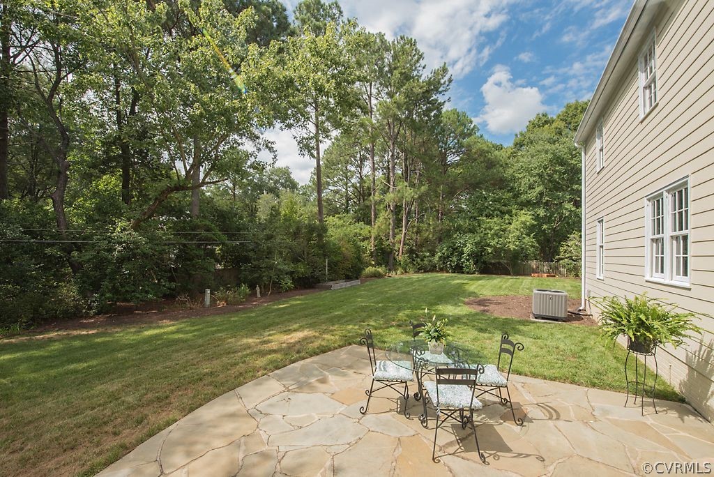 1608 Harborough Road Henrico, VA 23238 - Photo 3 of 20 Entertain with family & friends