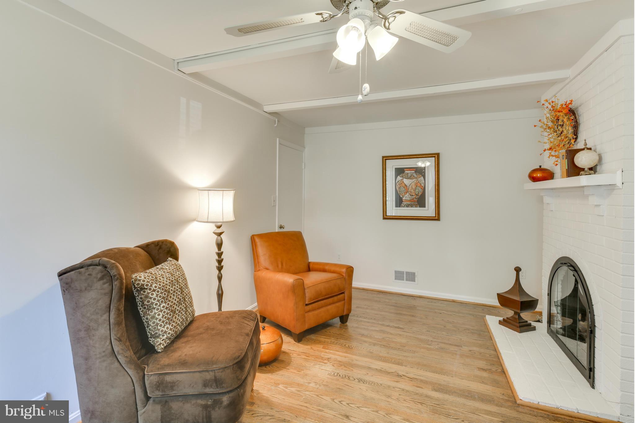 1209 Gresham Road Silver Spring, MD 20904 - Photo 7 of 29 Living Room