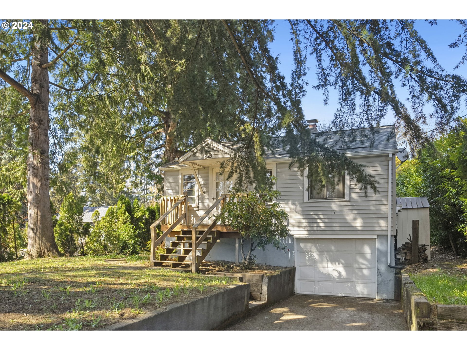 2829 Southwest Spring Garden Street Portland, OR 97219 - Photo 2 of 31 Gallery Image 2