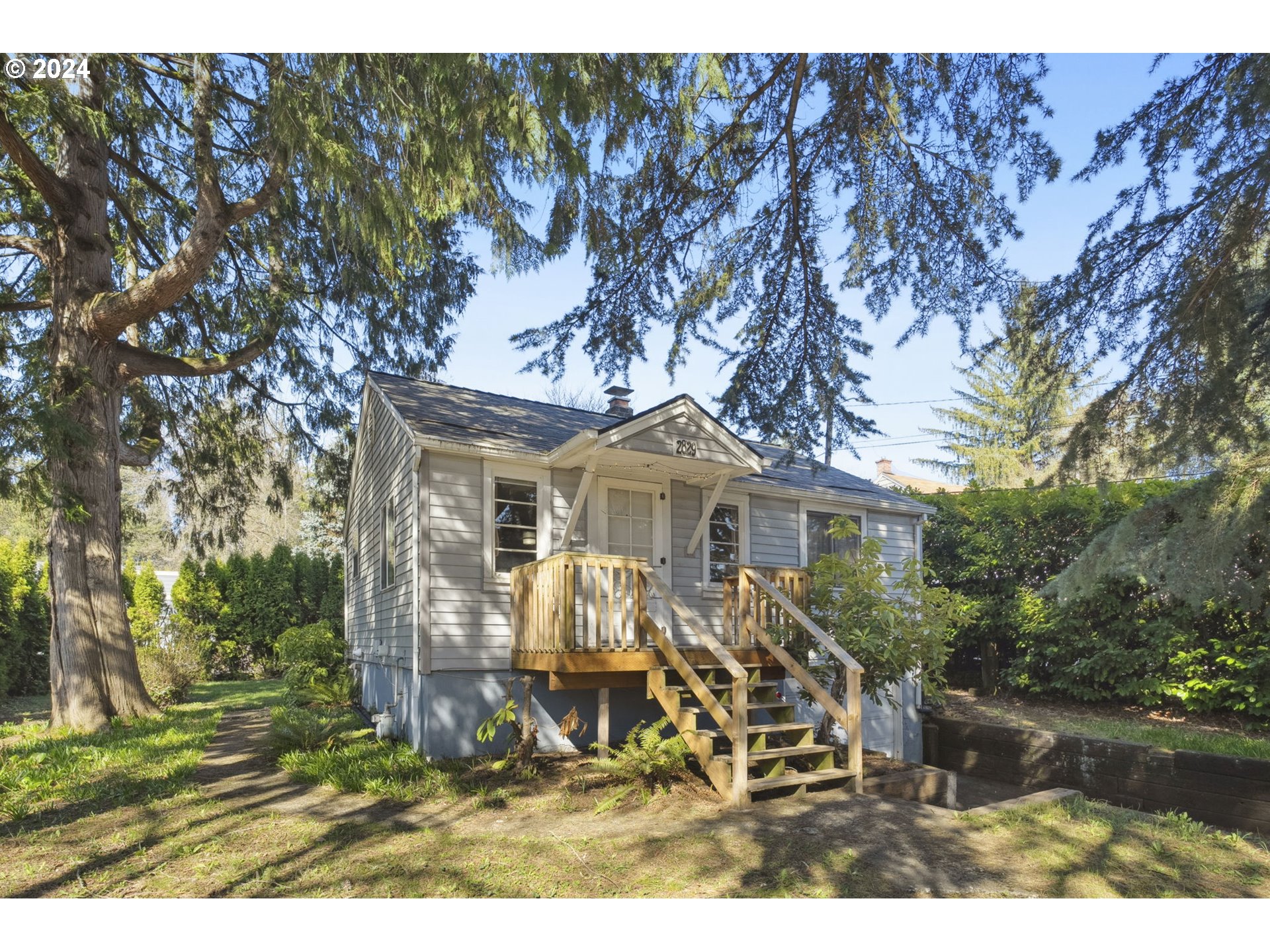 2829 Southwest Spring Garden Street Portland, OR 97219 - Photo 3 of 31 Gallery Image 3