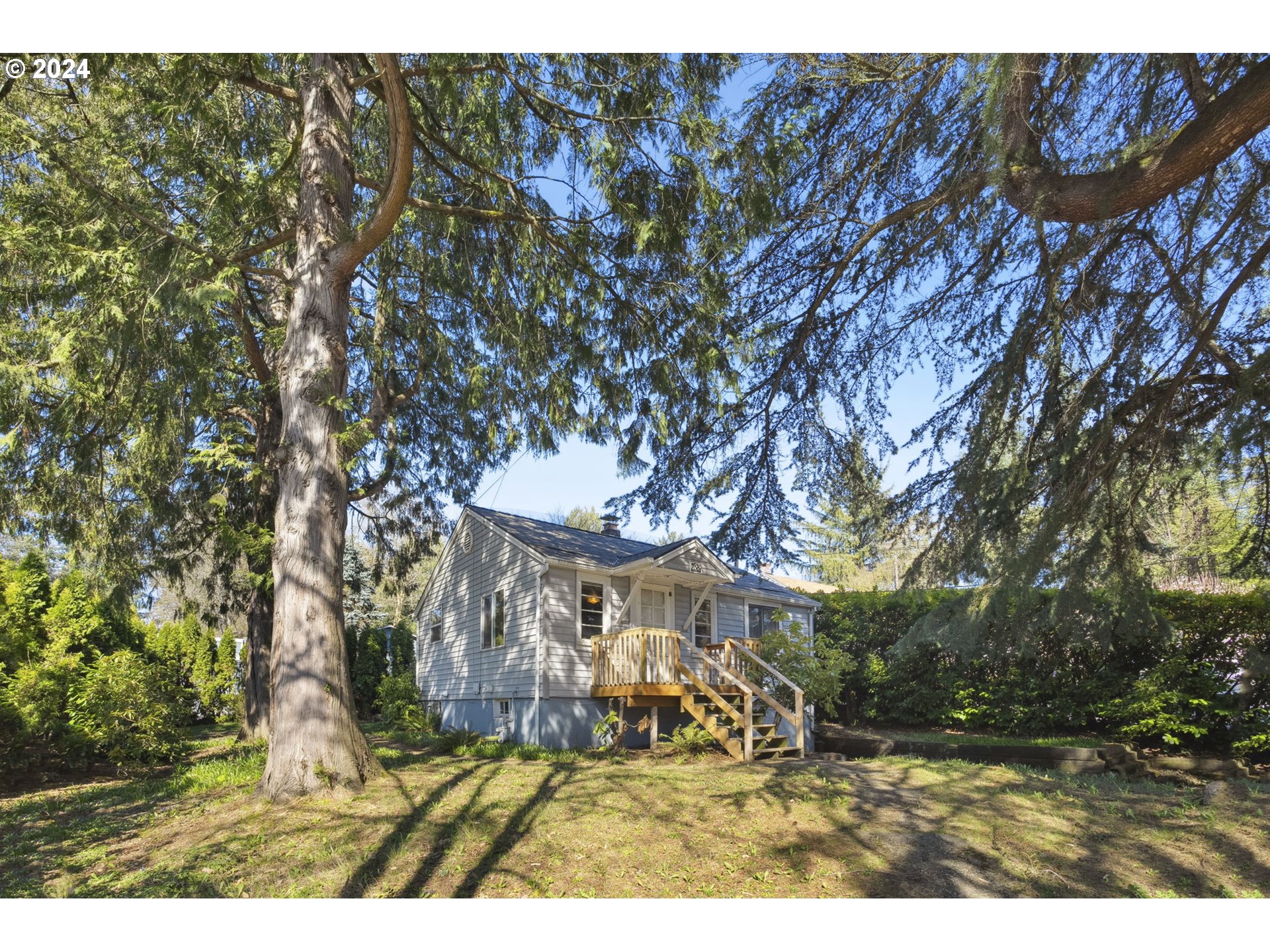 2829 Southwest Spring Garden Street Portland, OR 97219 - Photo 4 of 31 Gallery Image 4