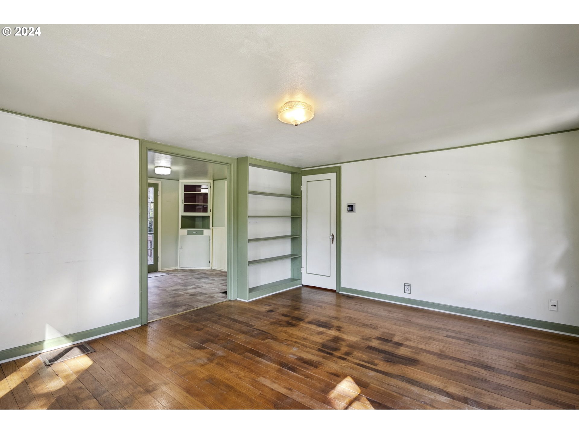 2829 Southwest Spring Garden Street Portland, OR 97219 - Photo 6 of 31 Gallery Image 6