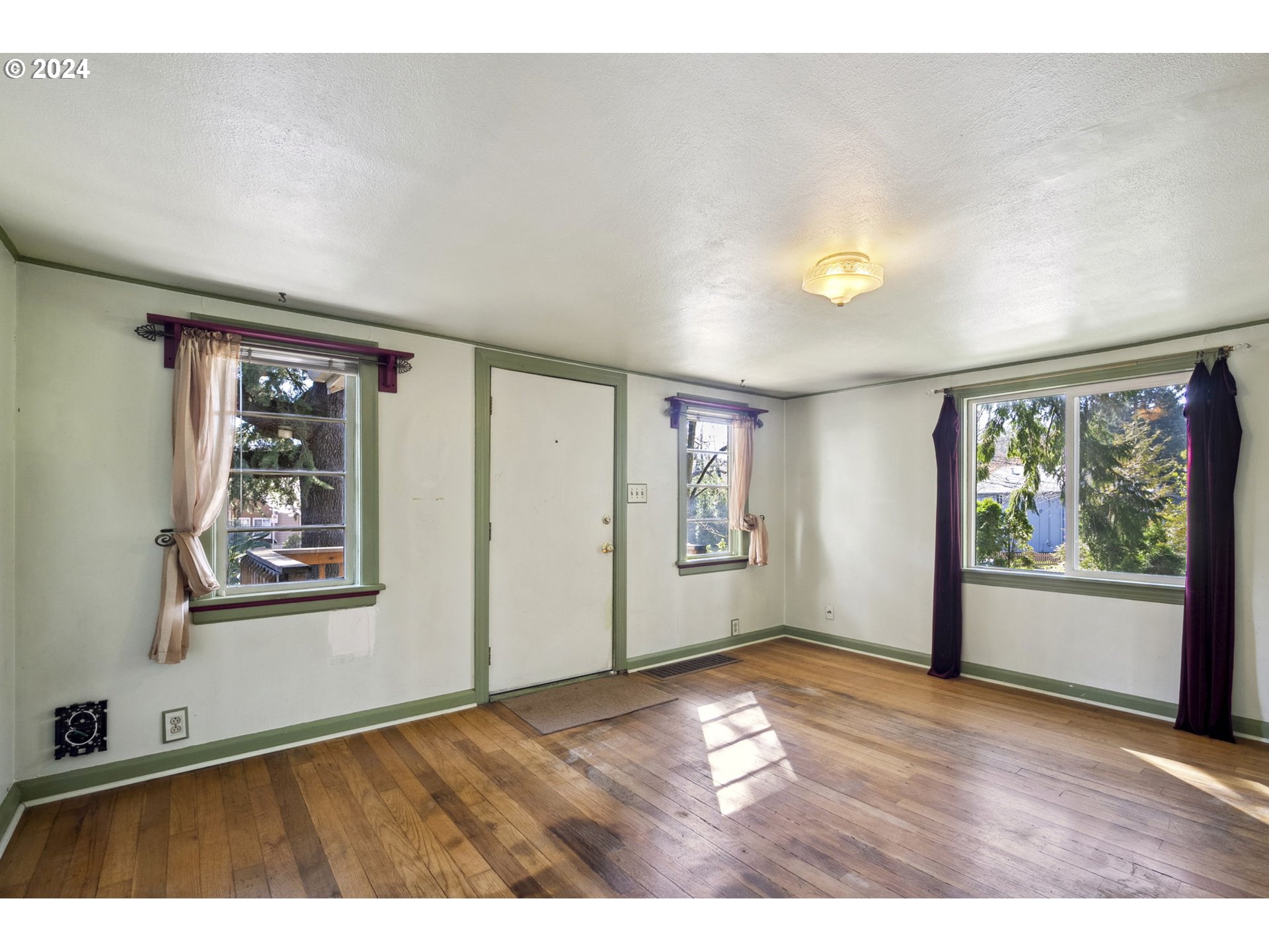 2829 Southwest Spring Garden Street Portland, OR 97219 - Photo 8 of 31 Gallery Image 8