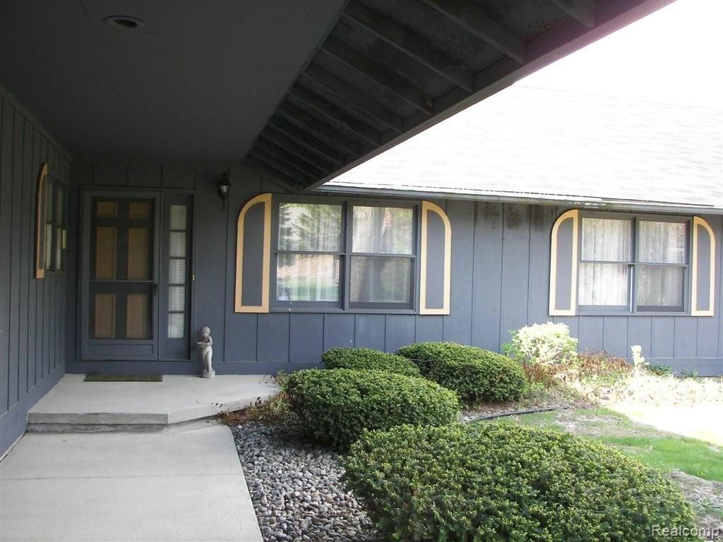 5283 Territorial Road Grand Blanc, MI 48439 - Photo 19 of 21 100_5628.jpg
