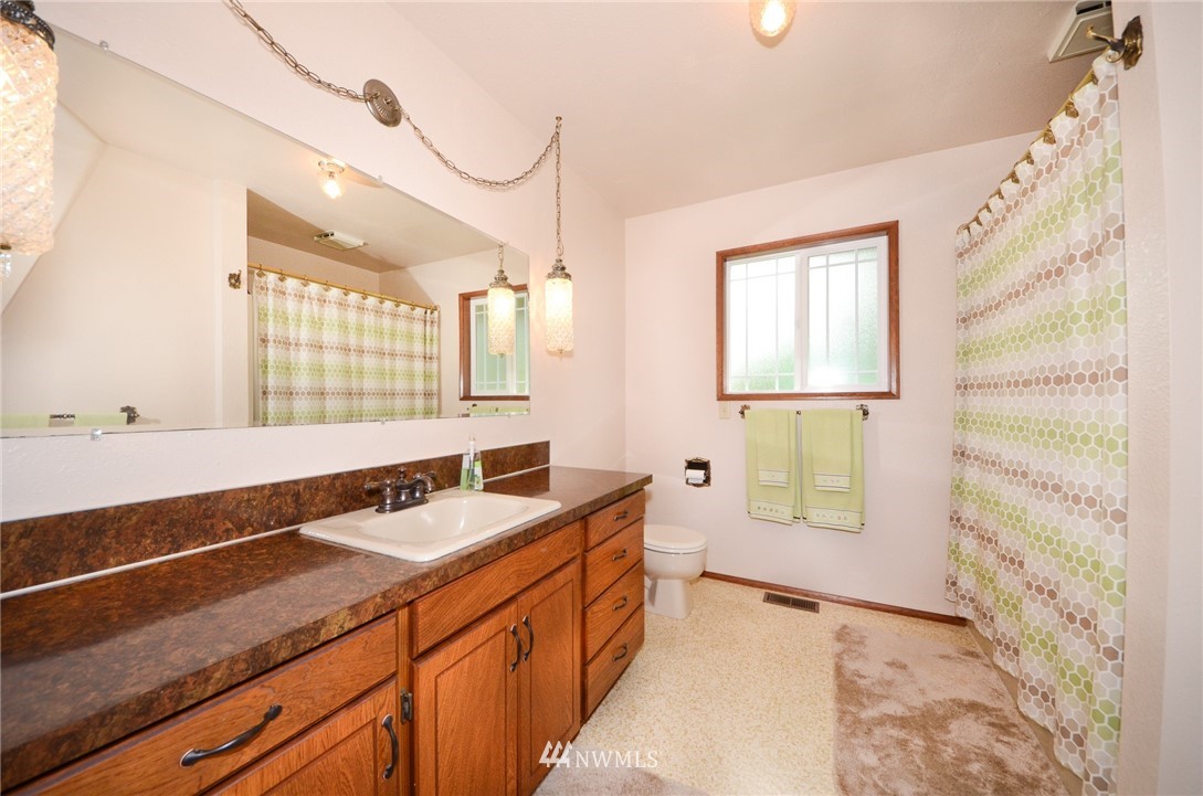 8217 173rd Avenue Southwest Rochester, WA 98579 - Photo 11 of 22