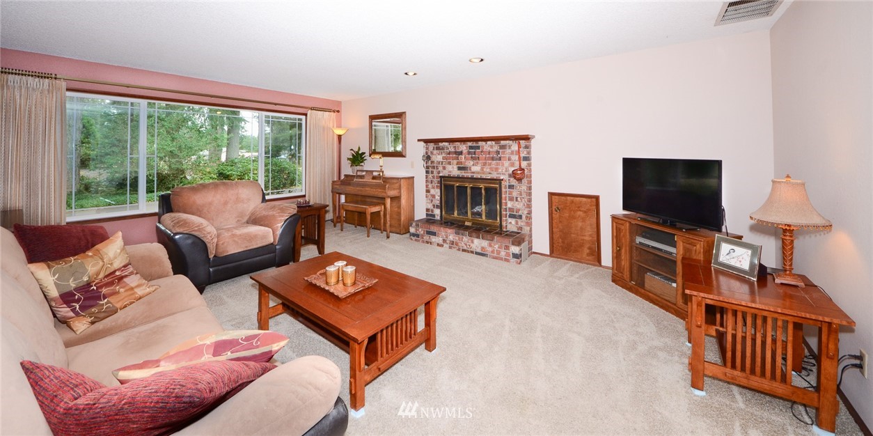 8217 173rd Avenue Southwest Rochester, WA 98579 - Photo 6 of 22