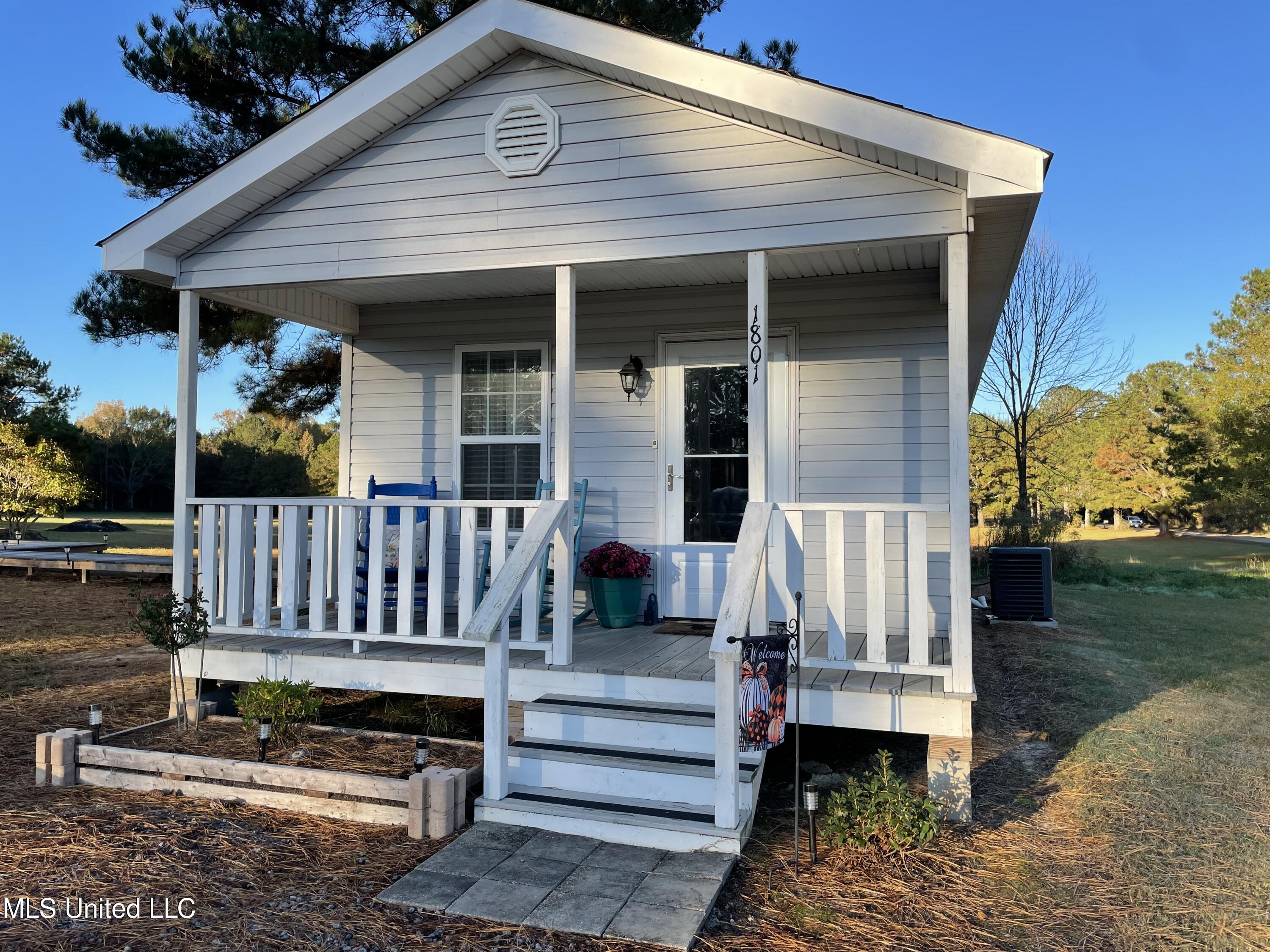 1801 Denson Road Morton, MS 39117 - Photo 1 of 15 C8CCAB21-23F7-4753-9F71-CEDA88276D4A