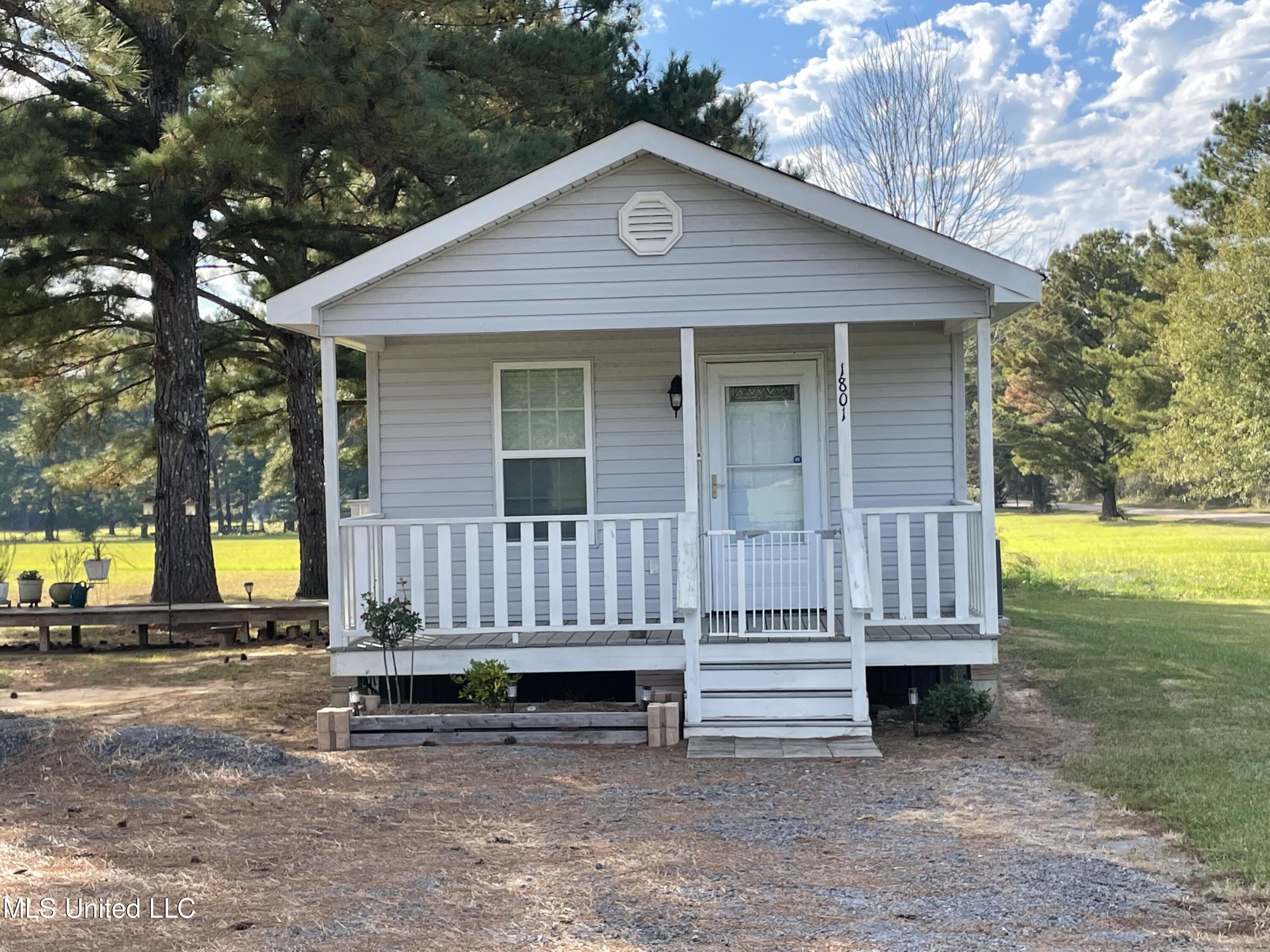 1801 Denson Road Morton, MS 39117 - Photo 4 of 15 016F402E-B579-4C2B-9038-23D66B6039B3