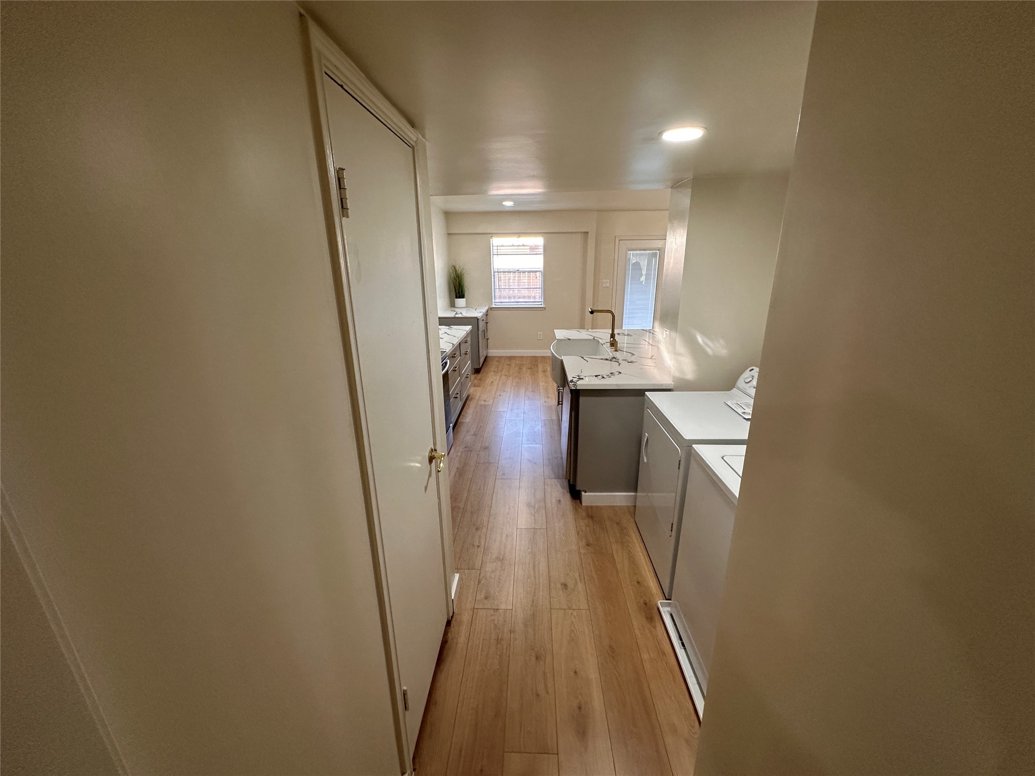 14226 Misty Meadow Lane Houston, TX 77079 - Photo 17 of 34 Washer/dryer are included