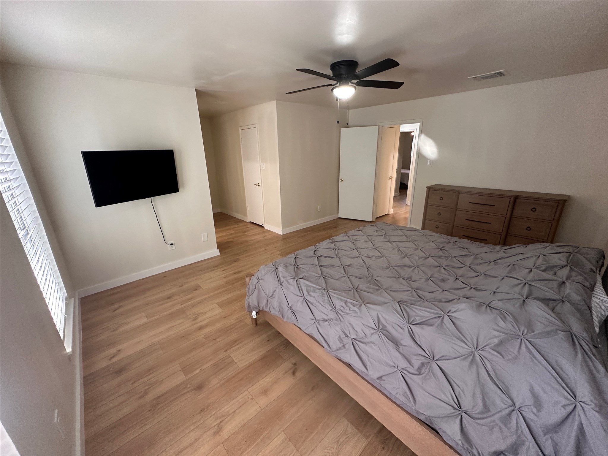 14226 Misty Meadow Lane Houston, TX 77079 - Photo 27 of 34 Primary bedroom