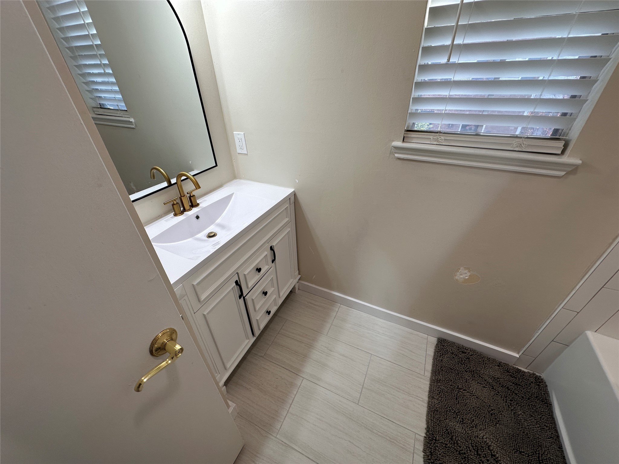 14226 Misty Meadow Lane Houston, TX 77079 - Photo 30 of 34 Primary bathroom