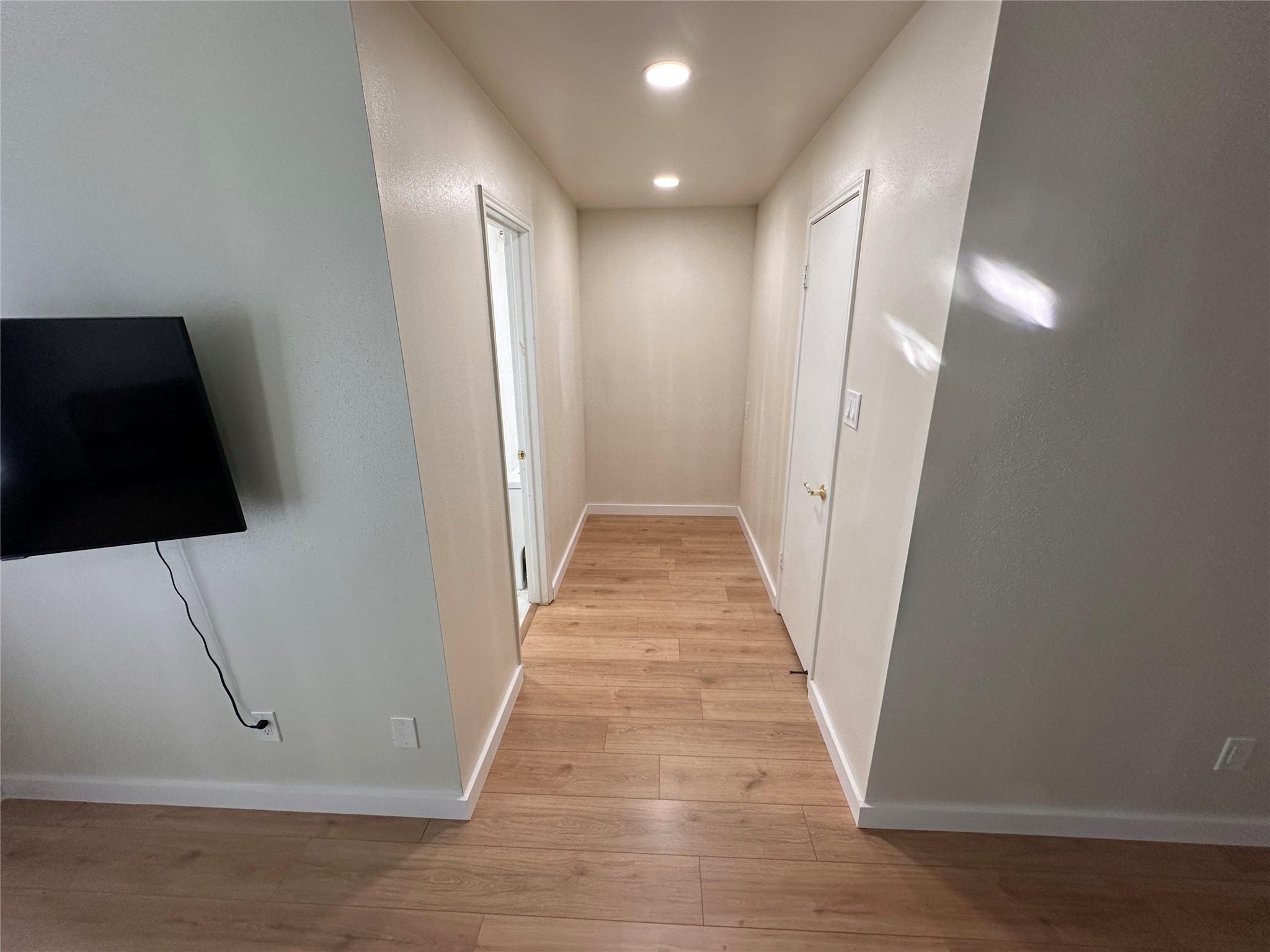 14226 Misty Meadow Lane Houston, TX 77079 - Photo 31 of 34 Built in TV