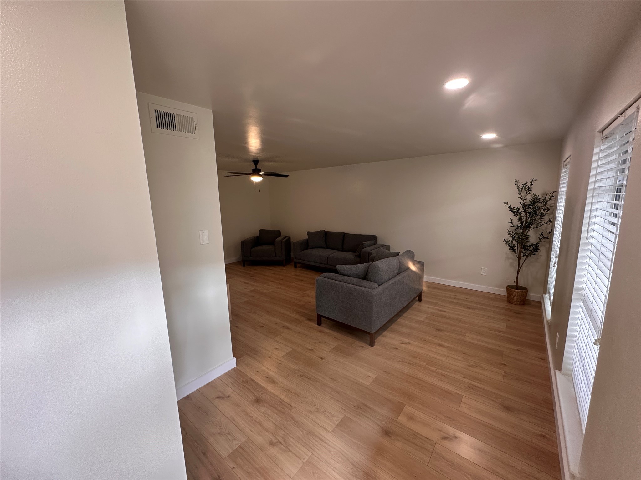 14226 Misty Meadow Lane Houston, TX 77079 - Photo 5 of 34 Entrance